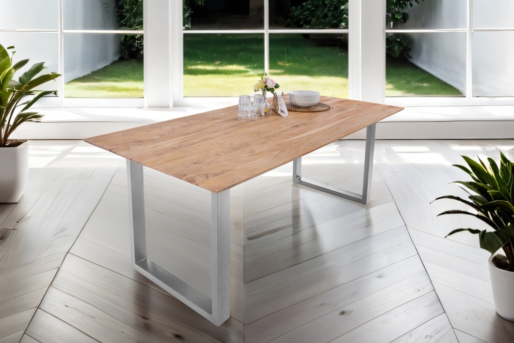 Esstisch 180x90 cm Akazie massiv eichenfarben schweizer Kante U-Gestell silber DEAN itemprop=