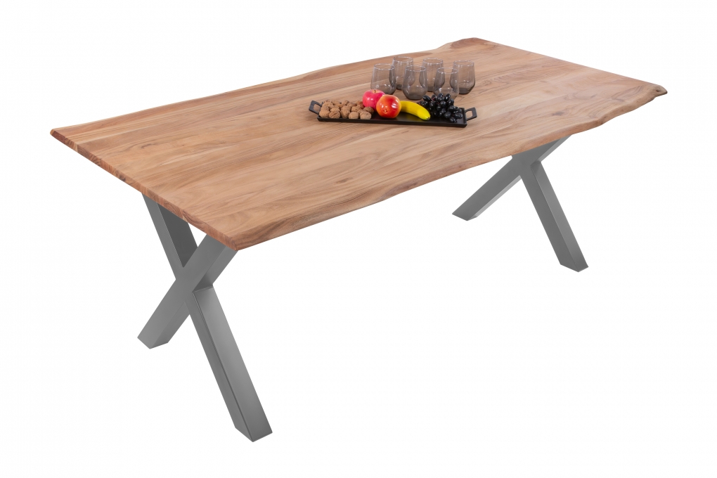 Esstisch Baumkante massiv Akazie eichefarben 160 x 85 cm X-Gestell silber DEREK itemprop=