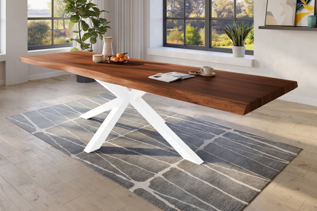 Esstisch Baumkante massiv Akazie nussbaumfarben 300 x 120 Spider-Gestell Metall weiß TITAN itemprop=