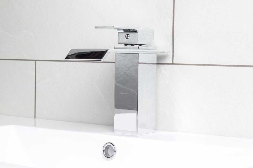  Wasserhahn Wasserfall Armatur IV Auf Waschtischarmatur  itemprop=