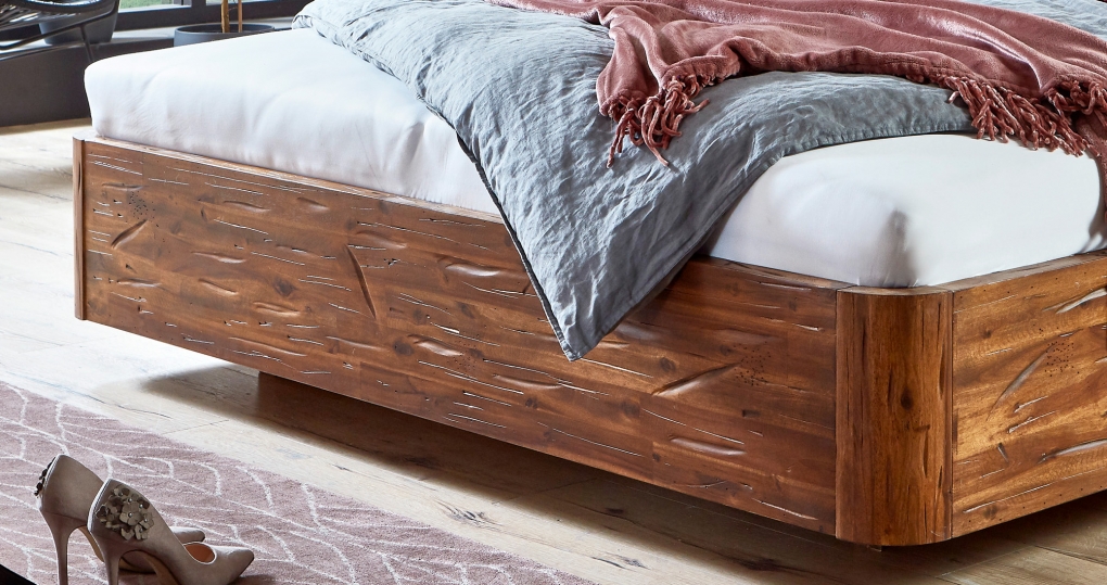  Schwebebett Holzbett Akazienholz 180 x 200 cm geteiltes Kopfteil LANZAROTE itemprop=