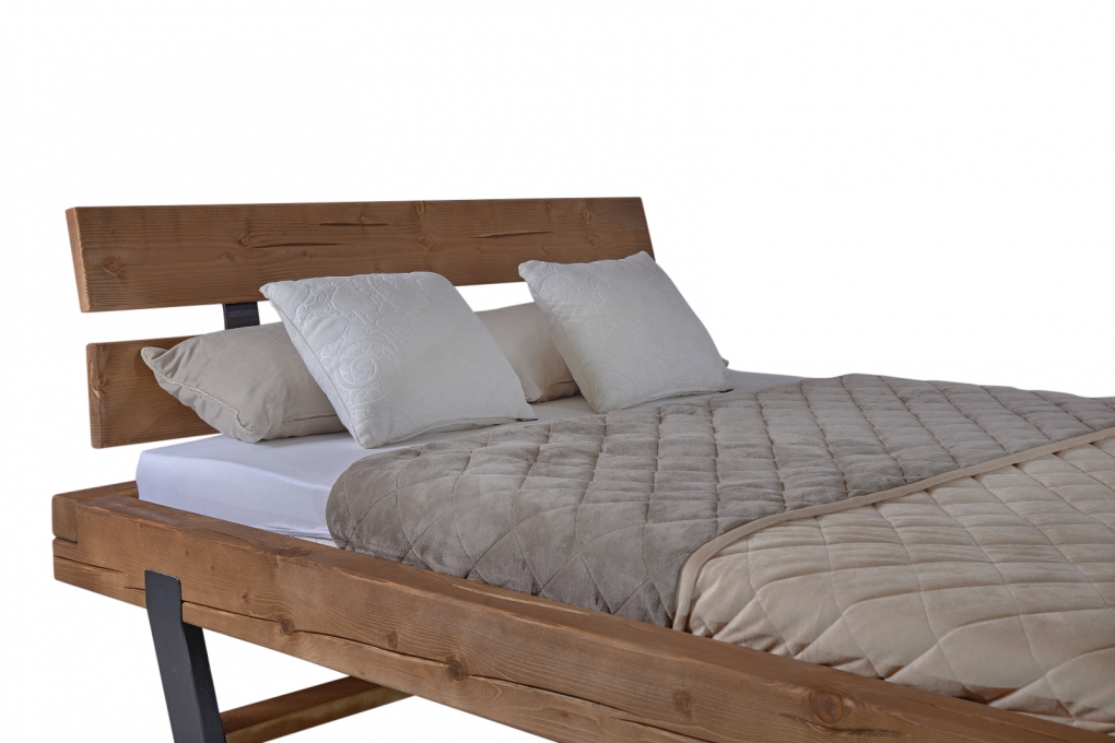 Balkenbett Massivholzbett 140x200 cm Fichte honigfarben FRIEDA itemprop=