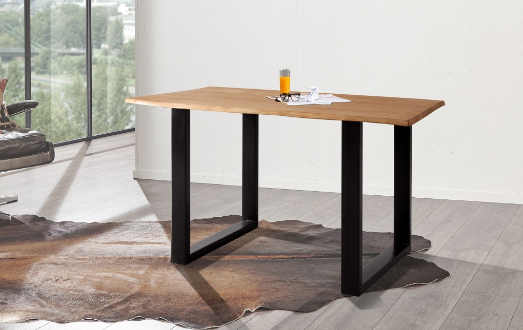 Baumkantentisch Hevea massiv eichefarben 140 x 80 cm U-Gestell schwarz MAILO itemprop=