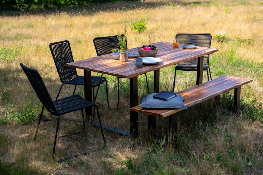 Outdoor-Tischgruppe Baumkante 6tlg Akazie massiv mit Bank + 4 Stühlen U-Gestell schwarz AVILA itemprop=