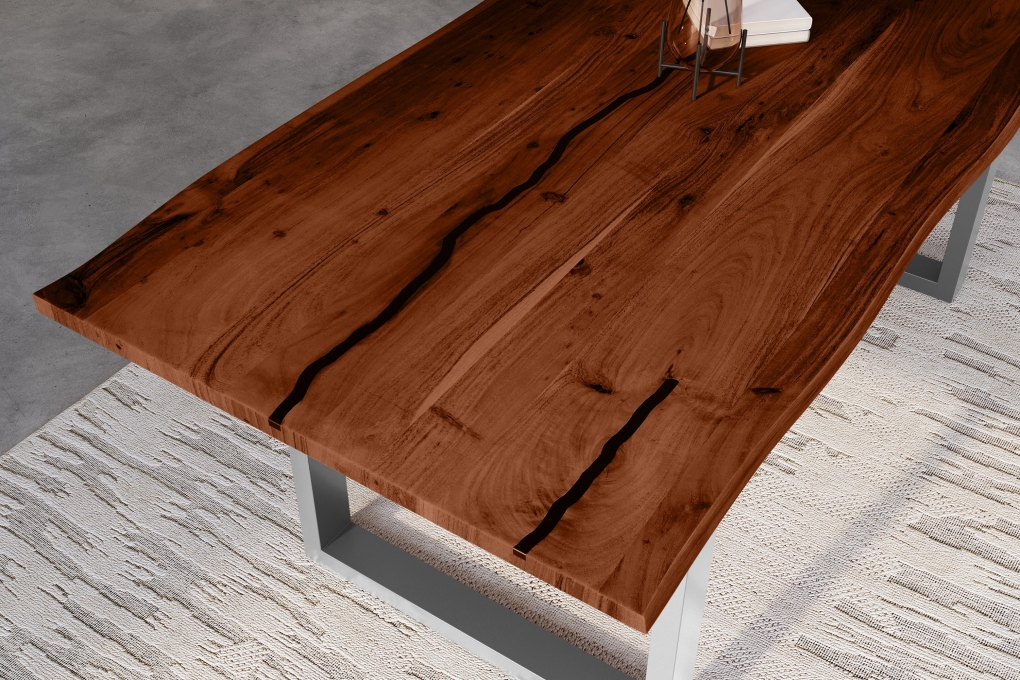 Baumkantentisch Akazie mit schwarzen Resin-Adern nussbaumfarben 200 x 100 cm U-Gestell silber POLLY itemprop=