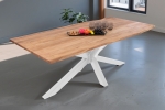 Esstisch Baumkante massiv Akazie eichefarben 180 x 90 cm Spider-Gestell weiß DEREK