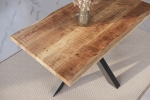 Esstisch Baumkante massiv Mango rough 160 x 85 Spider-Gestell schwarz ATLAS