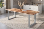 Baumkantentisch Akazie mit schwarzen Resin-Adern naturfarben 280 x 100 cm U-Gestell silber POLLY