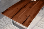Baumkantentisch Akazie mit schwarzn Resin-Adern nussbaumfarben 280 x 100 cm U-Gestell silber POLLY