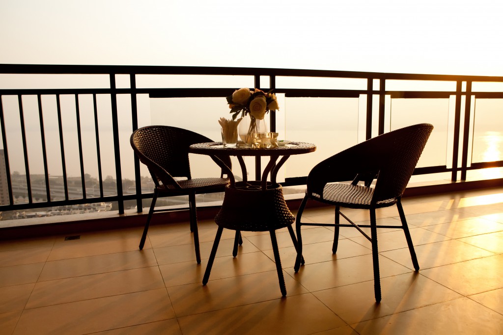 Der ideale Gartentisch für den Balkon
