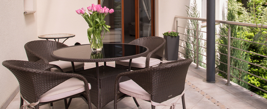 Gartentisch für den balkon: auf die gröÃe kommt es an zuhause ...