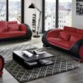 Farbiges Sofa perfekt kombinieren