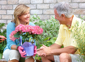 Gartenmöbel für ältere Menschen - Darauf sollten Sie achten