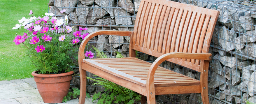 Komfortable Höhe, Qualität und Pflegeleichtigkeit zeichnet Gartenmöbel für Senioren aus