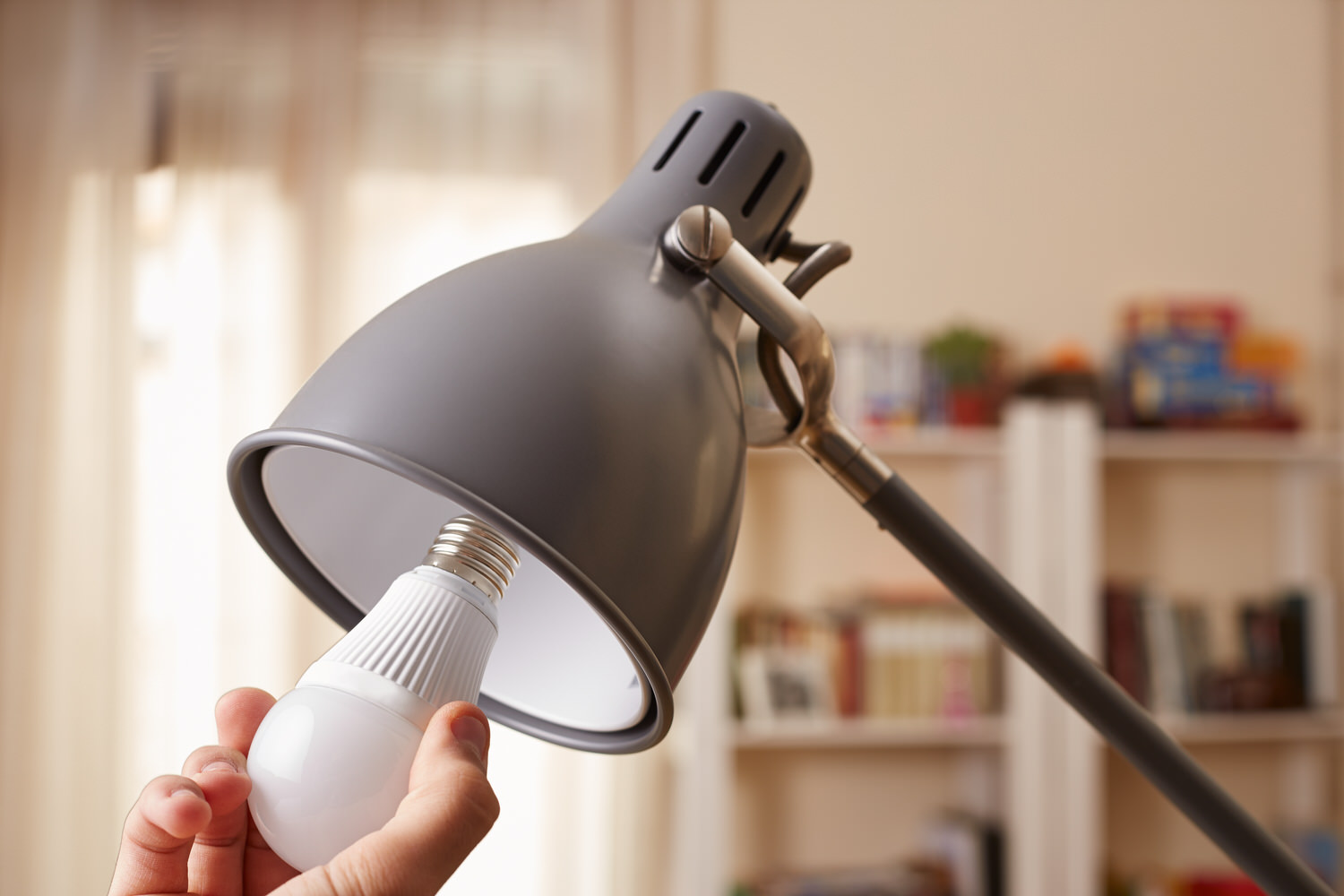Lampen im Test: Halogen ist dreimal so teuer wie LED - Zuhause bei SAM®
