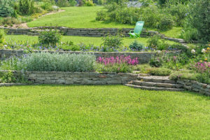 Abschüssigen Garten gestalten